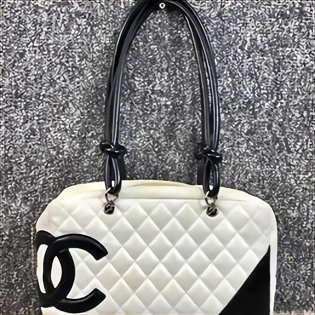 CHANEL Goatskin Quilted Chanel 19 Round Clutch With Chain Light
