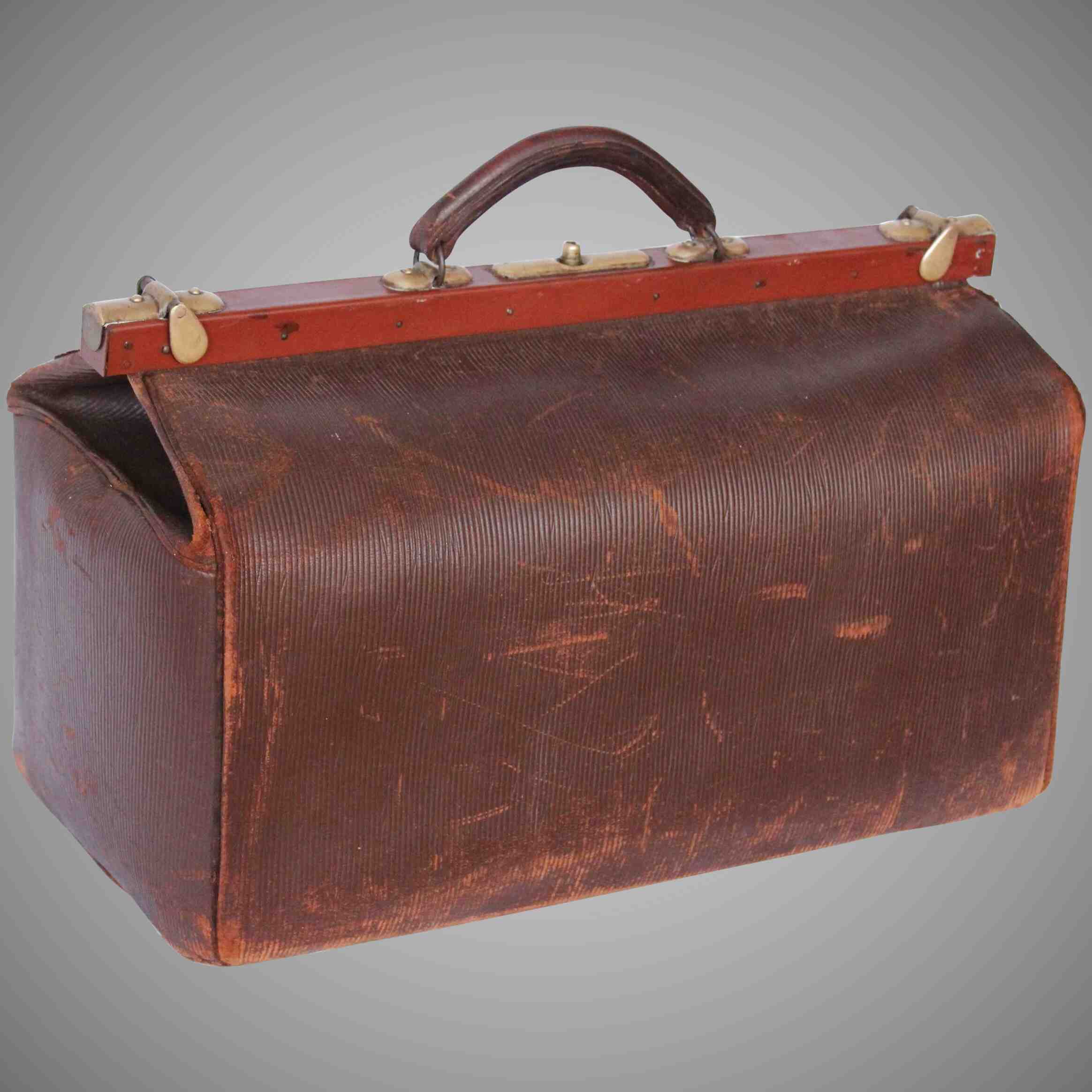 Antique Leather Doctors Gladstone Bag . W8640 in Antique Luggage