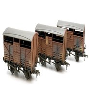 oo gauge cattle wagons for sale