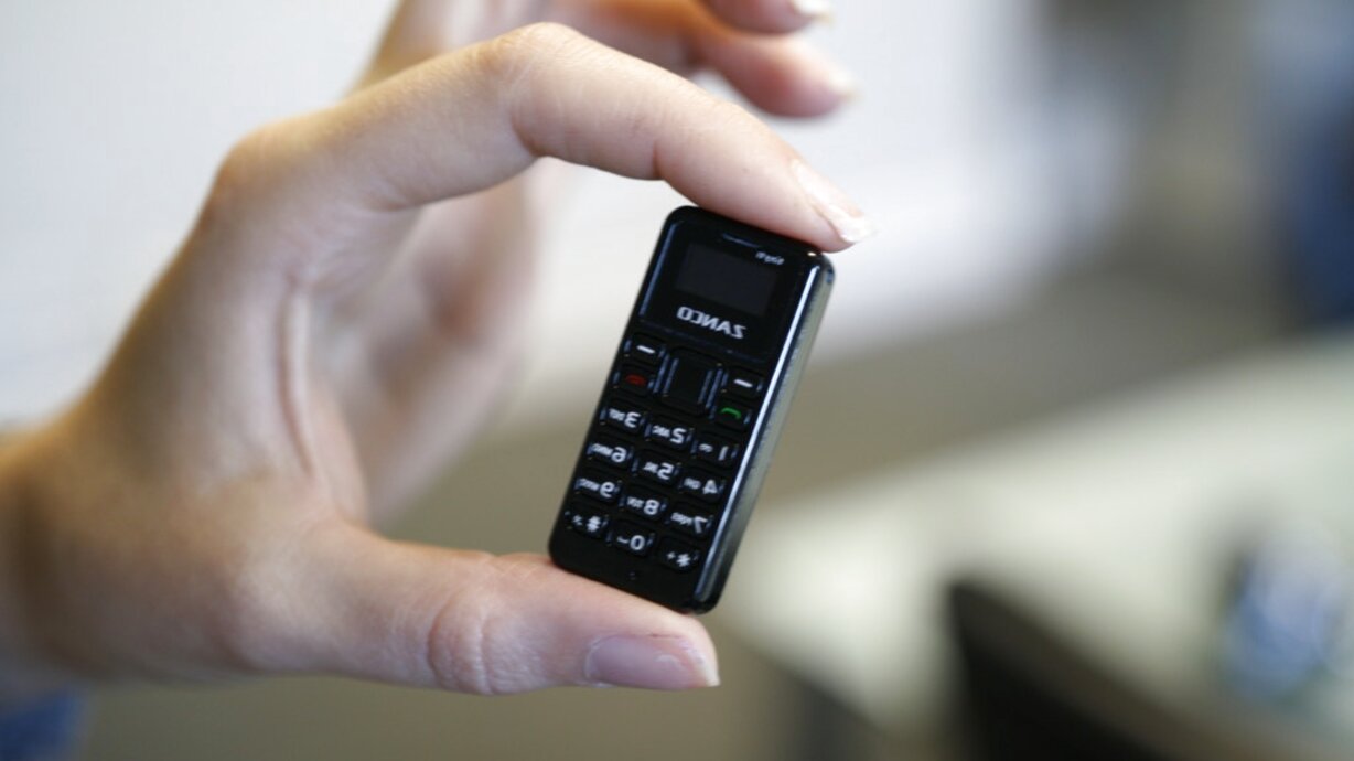 Worlds Smallest Mobile Phone for sale in UK | 58 used Worlds Smallest