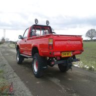 toyota hilux 2 4d for sale