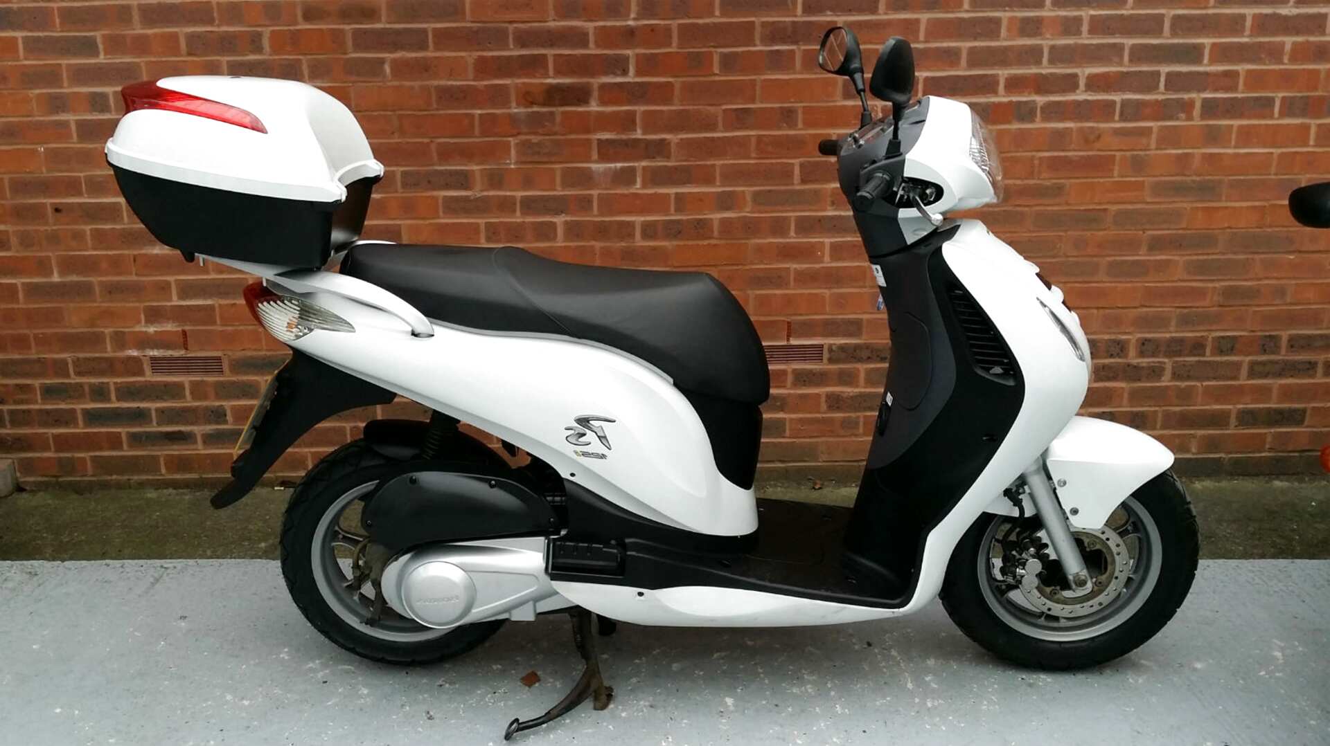 Moto Honda PSI 125 cc Scooter para venda - Cyber Madeira